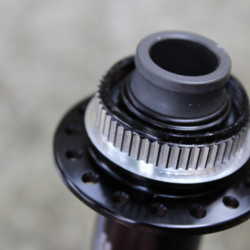 Shimano HB-TC500-15-B Boost Center-Lock butuc fata 15x110mm 32h - Img 5