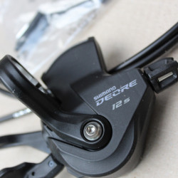 Shimano maneta dreapta(spate) cu colier Deore SL-M6100 12vit.