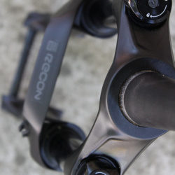 RockShox Recon Silver TK 29" Coil 100 Tapered Boost PopLoc - Img 8