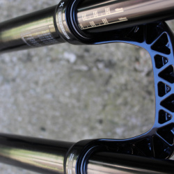 RockShox Revelation RC29" DebonAir 150mm Tapered Boost furca suspensie - Img 7