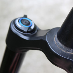 RockShox ZEB Select RC 27.5" 190mm Debon Air Tapered Boost furca telescopica