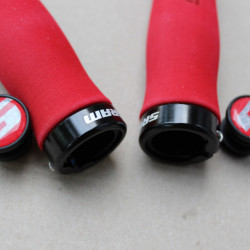 Sram Contour Ergo Lock-On mansoane burete - rosu