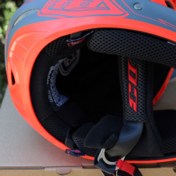 Troy Lee Designs D3 Fiberlite Spiderstripe Red Fullface - Medium(56-57cm) - Img 5