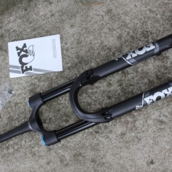 Fox 38 furca suspensie Rhythm E-tuned FLOAT 29inch 180mm Grip