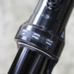 RockShox Lyrik Base 29" suspensie furca - 150mm - 44mm Offset - Tapered - 15x110mm Boost - Img 3
