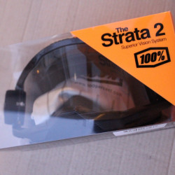 100% Strata 2 Stealth Black - Goggle Clear Lens + sticker - Img 2