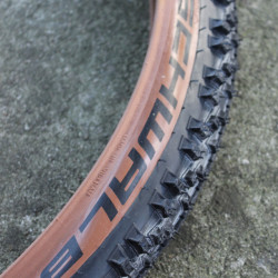 Schwalbe Smart Sam Performance Addix Bronze Skin 27.5x2.25" - sarma