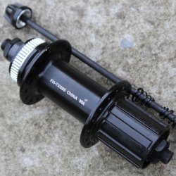 Shimano TOURNEY FH-TX505 Center-Lock butuc spate + QR - 32gauri - Img 2