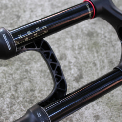 RockShox Lyrik Select RC 29″ DebonAir 170mm Boost 15X110mm Tapered - Ax Maxle Ultimate - Img 5