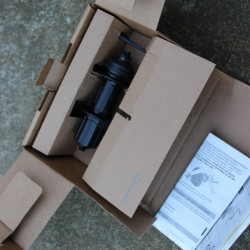 Shimano FH-QC300 8/9/10/11vit. Center-Lock butuc spate + QR 32 gauri
