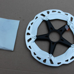 Shimano RT-MT800 XT Center-Lock Ice Tech Freeza External Lock - 180mm disc rotor - Img 4