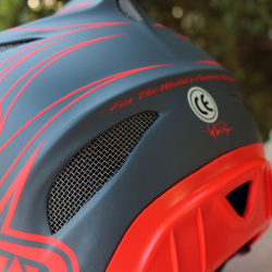 Troy Lee Designs D3 Fiberlite Spiderstripe Red Fullface - Medium(56-57cm) - Img 8