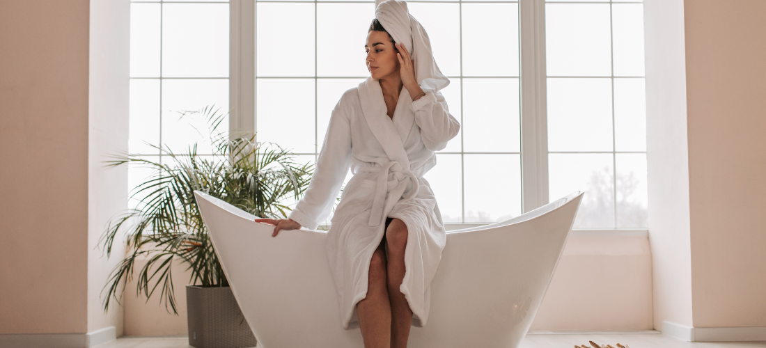 Lifestyle scena sa bade mantilom