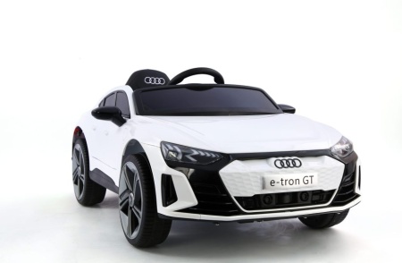 Audi RS E-TRON GT licencirani 2216 beli