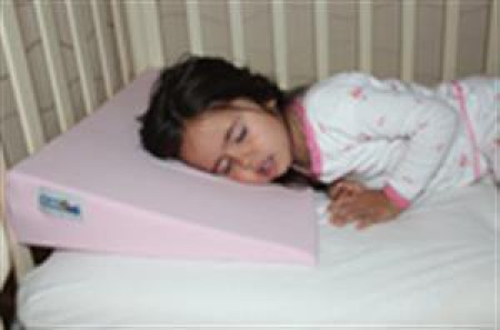 NunaNai jastuk za dečiji krevetac žuto-roze zvezda ( ART004766 )
