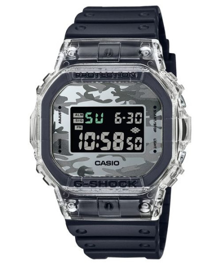 Casio g-shock ručni sat ( DW-5600SKC-1 )