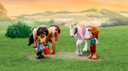 Lego Dunjina štala sa konjima ( 41745 ) - Img 10
