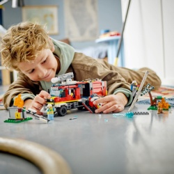 Lego Vatrogasno komandno vozilo ( 60374 )-19
