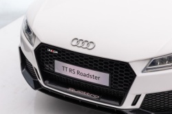 Audi TT RS  – Licencirani Dečiji Automobil na Akumulator Beli (12V) ( SM-24401A )-4