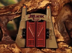 Fanattik Jurassic Park Gates Hinged Pin Badge ( 073036 )