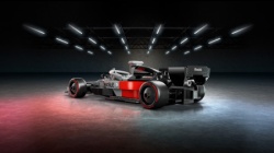 Lego  Audi F1 Team R26 trkački automobil ( 77259 )-5