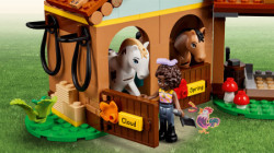 Lego Dunjina štala sa konjima ( 41745 ) - Img 11