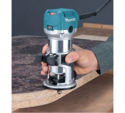 Makita Ručni Frezer RT0700C-2