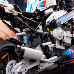 Lego BMW M 1000 RR ( 42130 ) - Img 15