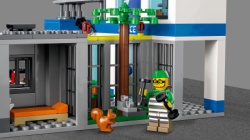 Lego Policijska stanica ( 60316 )-11