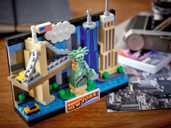 Lego Razglednica Njujorka ( 40519 ) - Img 2