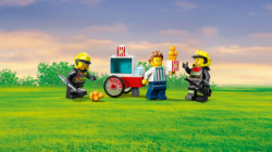 Lego Vatrogasna stanica i vatrogasno vozilo ( 60375 ) - Img 12