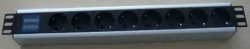 Netiks 230V razvodni PDU panel 19"/1U sa 8 utičnih mesta, voltmetrom PDU-8SAV-1U