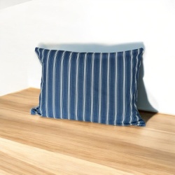 Jastucnica Flanel 40x60cm Teget/bela linija ( VLK002050-tegetbelelinije )