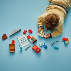 Lego 10456 Mekvinova poseta Dokovoj garaži ( 10456 )-3