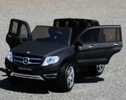 Mercedes GLK 300 12V R/C Licenciran sa mekanim gumama - model 218 Crni - Img 1