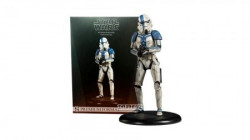 Star Wars: Stormtrooper Commander 1:4 Premium Format Figure ( 020619 ) - Img 3