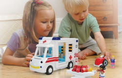 Wow igračka ambulantna kola Robins Medical Rescue ( A011024 )