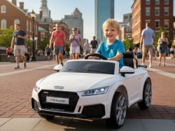 Audi TT RS – Licencirani Dečiji Automobil na Akumulator Beli (12V)