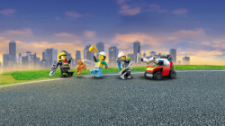 Lego Vatrogasno komandno vozilo ( 60374 ) - Img 12