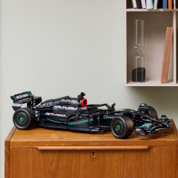 Lego Mercedes-AMG F1 W14 E Performance ( 42171 ) - Img 2