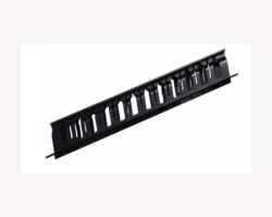 Maxpro line Panel ranzirni 19 inča, kanalica, plasticni, 1U