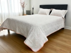 Prekrivač Elegance 250x260cm i 2 jastučnice Svetlo roze boja ( VLK000379-svetlorozeboja )
