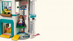 Lego Bolnica Medenog Grada ( 42621 ) - Img 15