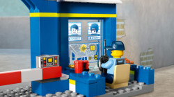Lego Jurnjava i policijska stanica ( 60370 ) - Img 16