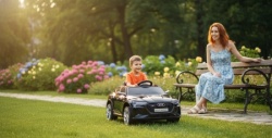 Licencirani Audi RS 6 na baterije 2206 crni