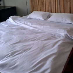 Posteljina Damast White glat 200x220cm ( VLK000Damastglat )