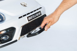 VW Buba Licencirani Auto sa kožnim sedištem i ojačanim PVC točkovima - Bela ( VW Buba-1 ) - Img 7