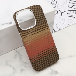 Futrola urbanmesh magsafe za iphone 15 pro (6.1) dz05 ( F120913 )