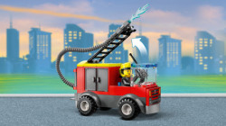 Lego Vatrogasna stanica i vatrogasno vozilo ( 60375 ) - Img 8