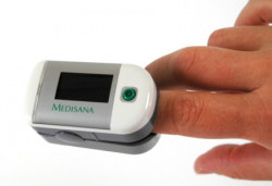 Medisana pulsni oksimetar PM100 meri saturaciju kiseonika u krvi i puls, prikaz rezultana na OLED displeju ( PM100 ) - Img 2